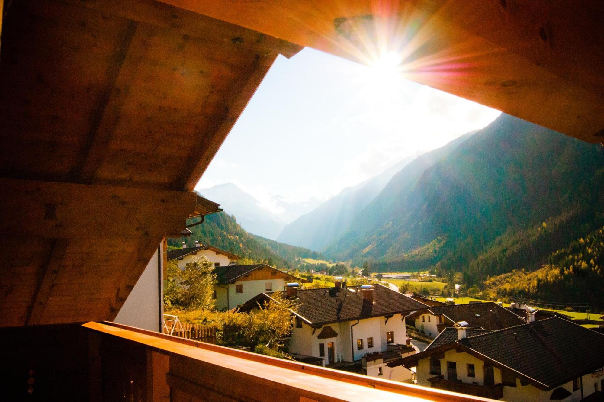 Stubaier Gletscher Xl Apartments Residenz Haus Alpenkoenig Ferienwohnungen Im Alpinen Charme Stubai Super Card Inklusive Нойштіфт-ім-Штубайталь Екстер'єр фото